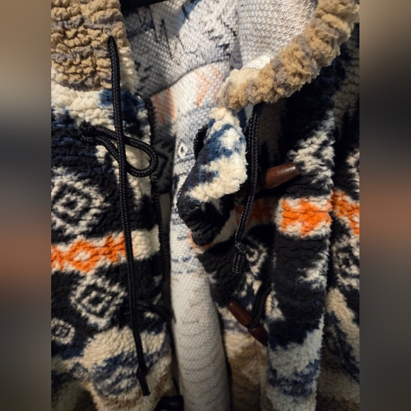 Cozy Sabrina Lauren 2X Patterned Jacket - Picture 4 of 8